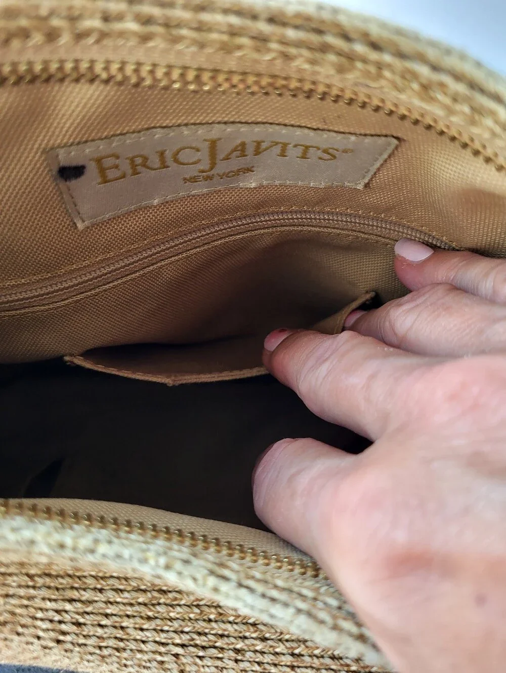 Eric Javits Squishee Tan Woven Hobo Shoulder Bag Gold Ring EUC